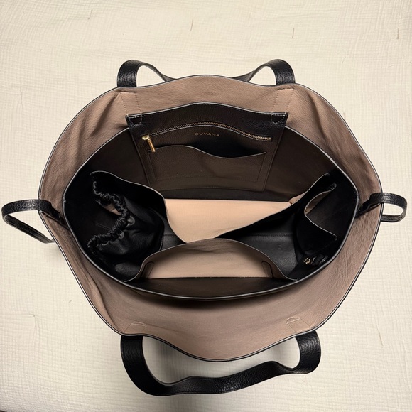 Cuyana Black Leather Tote - Picture 4 of 12